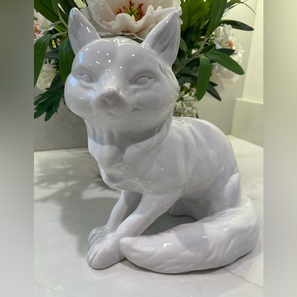White ceramic fox - Picture 1 of 5